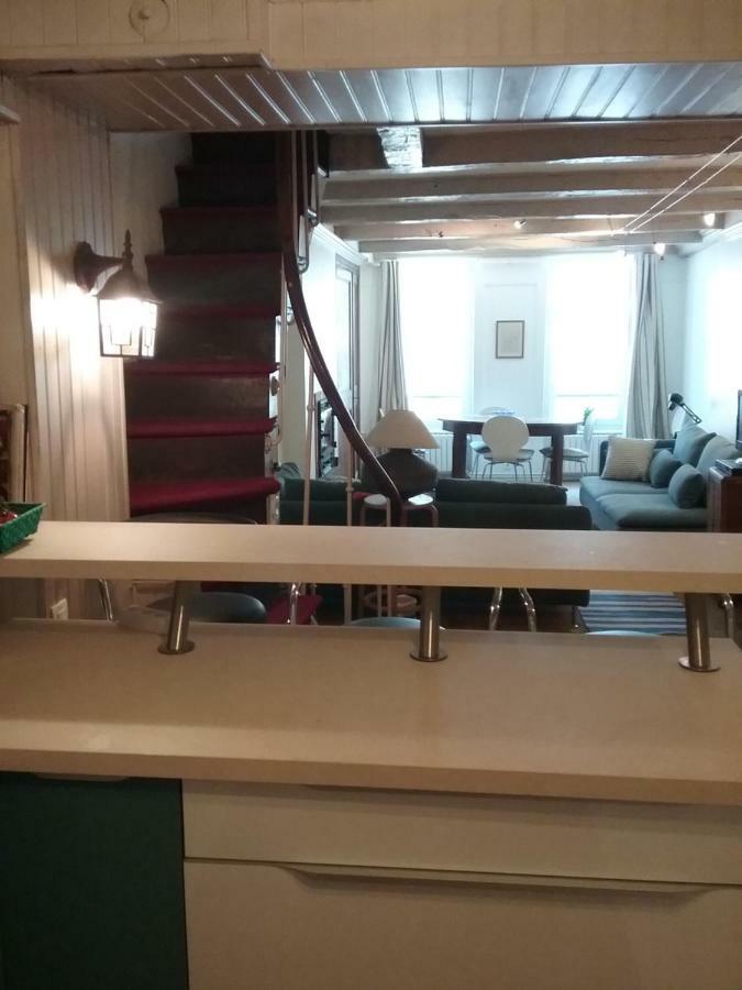81 Rue Des Juifs Granville Exterior foto